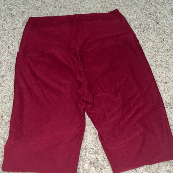 high-waisted leggings - Picture 2 of 3